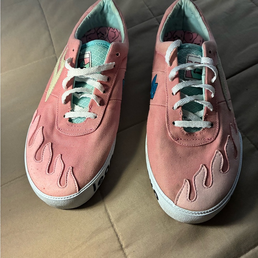 Flame Design Pink Men's Sneakers
